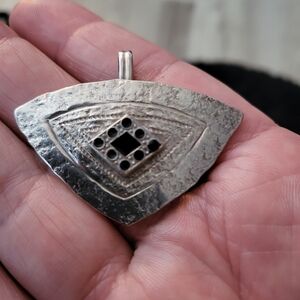 Silver‎ tone Baer SF Geometric Pendant